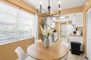 Walkable 2/2 apt in the heart of Brandon! - Image 3