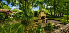 Chalet 6 – In the heart of the forest on the edge of the Ciron - Image 4