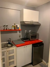 Apartment with Private Entrance - Image 3
