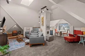 Peaceful Loft Retreat in Historic Victorian - Image 4