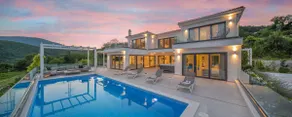 Villa Elegance - Image 2