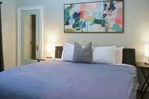 South Hill Charm, Full Kitchen, King Bed - Image 2