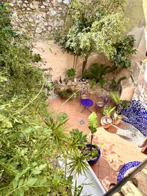 Historic house in the heart of old town Oliva - Image 3
