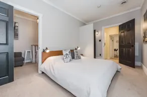 AirBnB Elora: The Victoria (Small Apartment) - Image 3