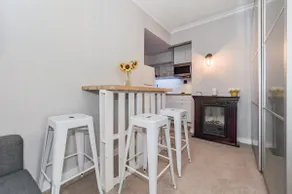 AirBnB Elora: The Victoria (Small Apartment) - Image 5