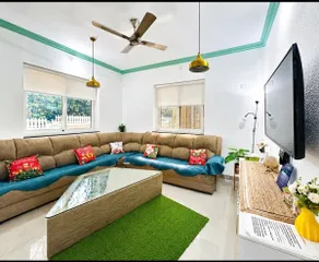 A 4 bedroom villa with a breathtaking outdoor space - Image 4
