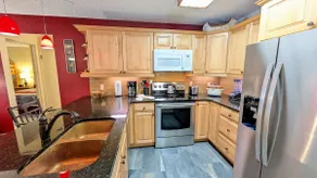 BC/Avon Mtn Gem-3BR/Pool/Hot Tub/Ski Shuttle/Sauna/Gondola Walk! - Image 4