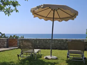Smaragdi Beachfront Villa - Image 5