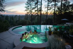 Mariposa Cabin at Reverie Retreat-soaking tub/pool - Image 5