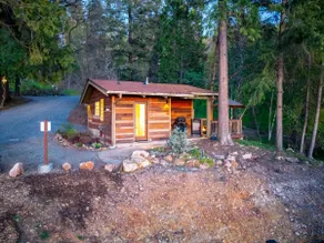 Mariposa Cabin at Reverie Retreat-soaking tub/pool - Image 2