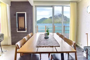 Modern seafront cabin with sauna 8 mins to Leknes - Image 3