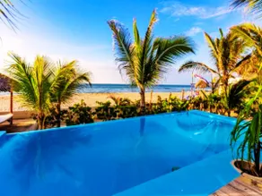 Oceanfront home for 6–8 | Pool + BBQ + view - Image 3