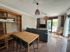 Centrally Located Spacious Villa with Large Garden - Image 2