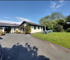 Spacious, Sleeps 9, Hot Tub, 4-Bed,Tenby / S-foot - Image 2