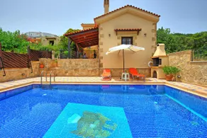 Merveilleuse villa entièrement équipée avec jardin, barbecue et terrasse | Vue montagne - Image 3
