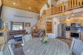 5 Miles from Mt- Rushmore with private hot tub - Image 5