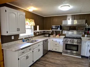 11 bedroom Western Mn Family Fun Lodge- Sleeps 20+ - Image 2