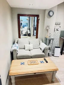 Lovely modern detached studio annexe-Free Parking - Image 4