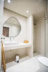 One Bedroom Apartment Street view - Image 5