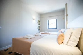 One Bedroom Apartment Street view - Image 3