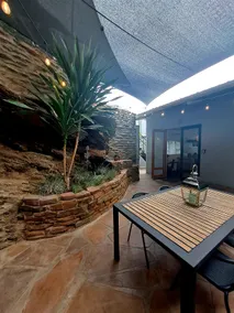 City Oasis - Private Cottage/share Pool and Garden - Image 2