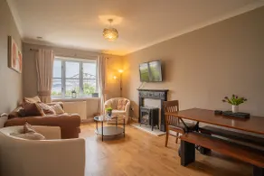 3 Bedroom harbourside apartment, Queensferry, 10 miles from Edinburgh - Image 2