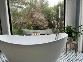 Deluxe Stay. Escape, Birthday, Couple Anniversary - Image 5
