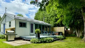 Lake Front Cozy Cocoon Cottage - Image 4