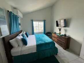 Blissful Escape in Discovery Bay - Image 2