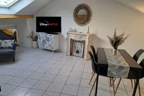 L'Escale under the rooftops • Two-bedroom apartment near Paris & Orly - Image 2