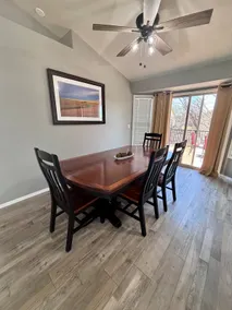 Bee’s Knees Lounge #9: Spacious • Golf • Yard - Image 4