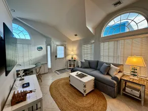 Bright Beach Cottage: includes linen and badges! - Image 3