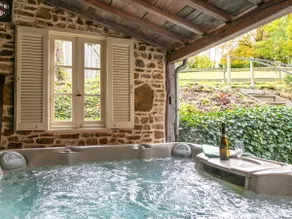Beautiful holiday home with jacuzzi and sauna - Image 2