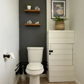 Private cozy beach guest-suite w/parking next door - Image 3
