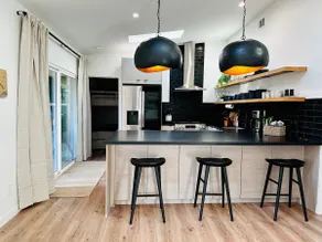 A/C | 3-Blocks to Beach | King Bed - Image 2