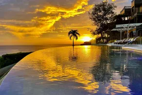 Flamingo Bliss: Ocean-View Condo in Luxury Complex - Image 5