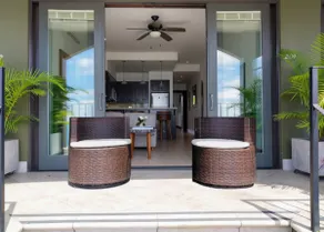 Flamingo Bliss: Ocean-View Condo in Luxury Complex - Image 4