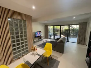 Self Contained Private Guest Suite by the Park - Image 4