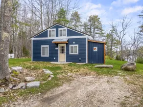 Serene Coveside Cottage - Image 2