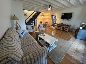 Cozy lakefront A-frame Cabin - Image 4