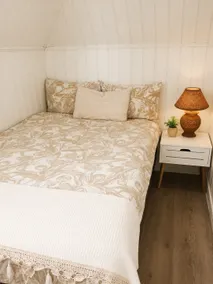 Light home apartment Alesund with free parking - Image 5