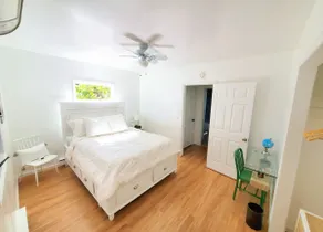 *Charming Home & Convenient Location w/ Parking*~ - Image 2