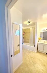 *Charming Home & Convenient Location w/ Parking*~ - Image 5