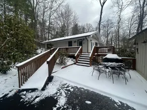 Cozy mtn retreat near Grandfather MTN and skiing! - Image 5