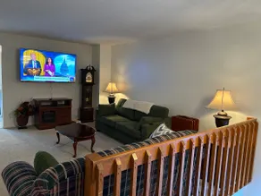 3BR/2BA Home/ Sleeps 8/Free Breakfast/Full Kitchen - Image 3