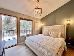 Newly Renovated/2BR Townhouse/KingBed/@Banff Gate - Image 4