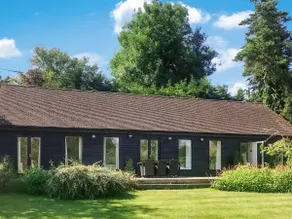 The Old Pool House - Image 4