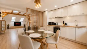 YFB | 130 m² designer apartment with 2 bathrooms 3rd floor - Image 2