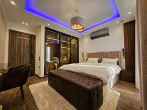 New Cairo's Poolside Oasis - Image 5