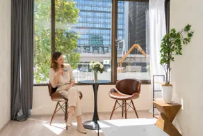4 min walk to Otemachi station! 12 min walk to Tokyo Station! Spacious 3LDK, large glass windows with good lighting, elevator, convenient transportation, walking distance to the Imperial Palace! - Image 3